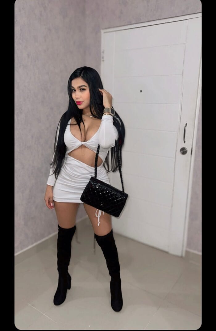 Mia modelo de compañia en Ibiza Mia modelo de compañia en Ibiza