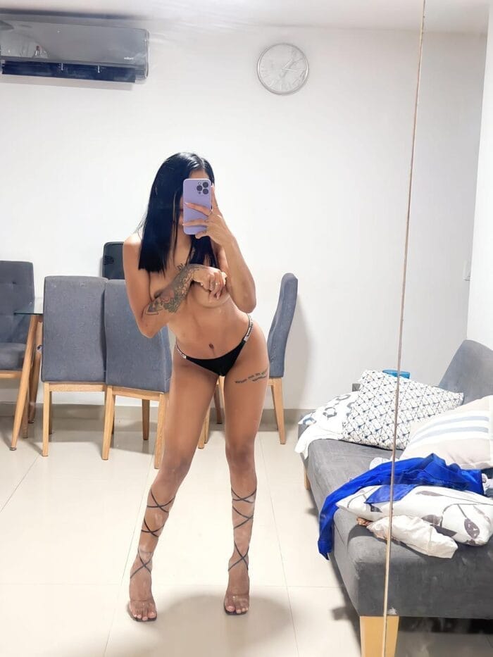 Natasha azafata en Ibiza Natasha azafata en Ibiza