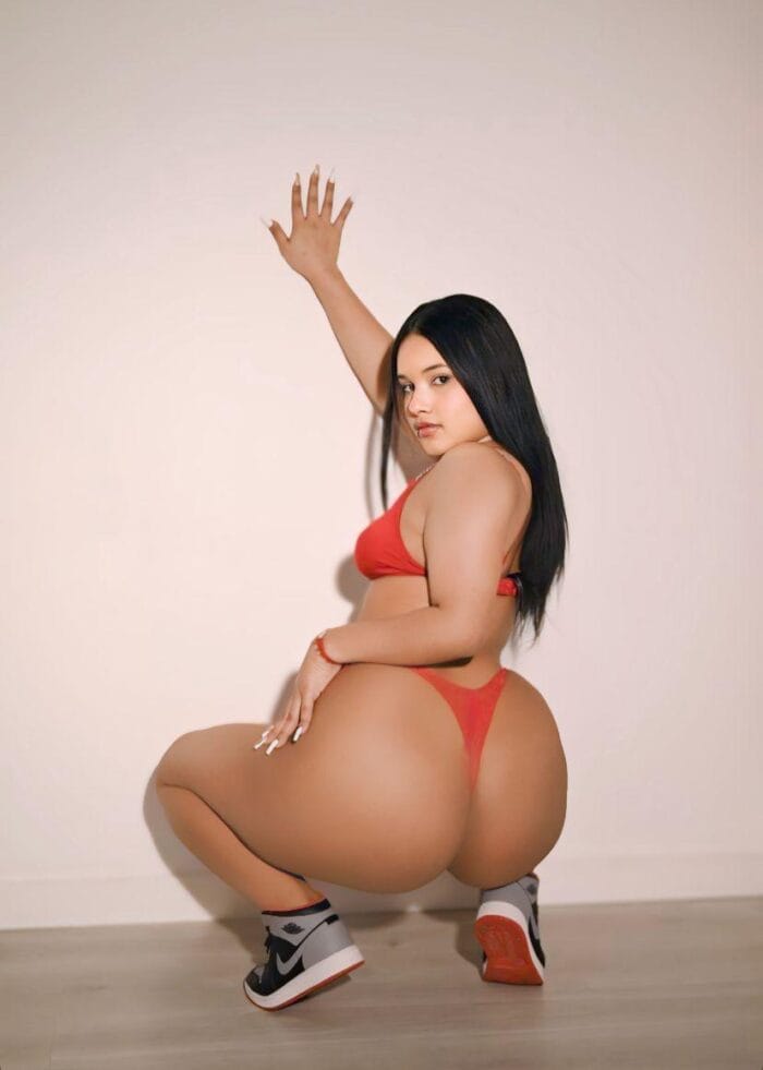 Vicky Luxury Model in Ibiza Vicky Luxury Model in Ibiza