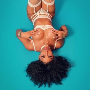 Rihanna Azafata en Ibiza